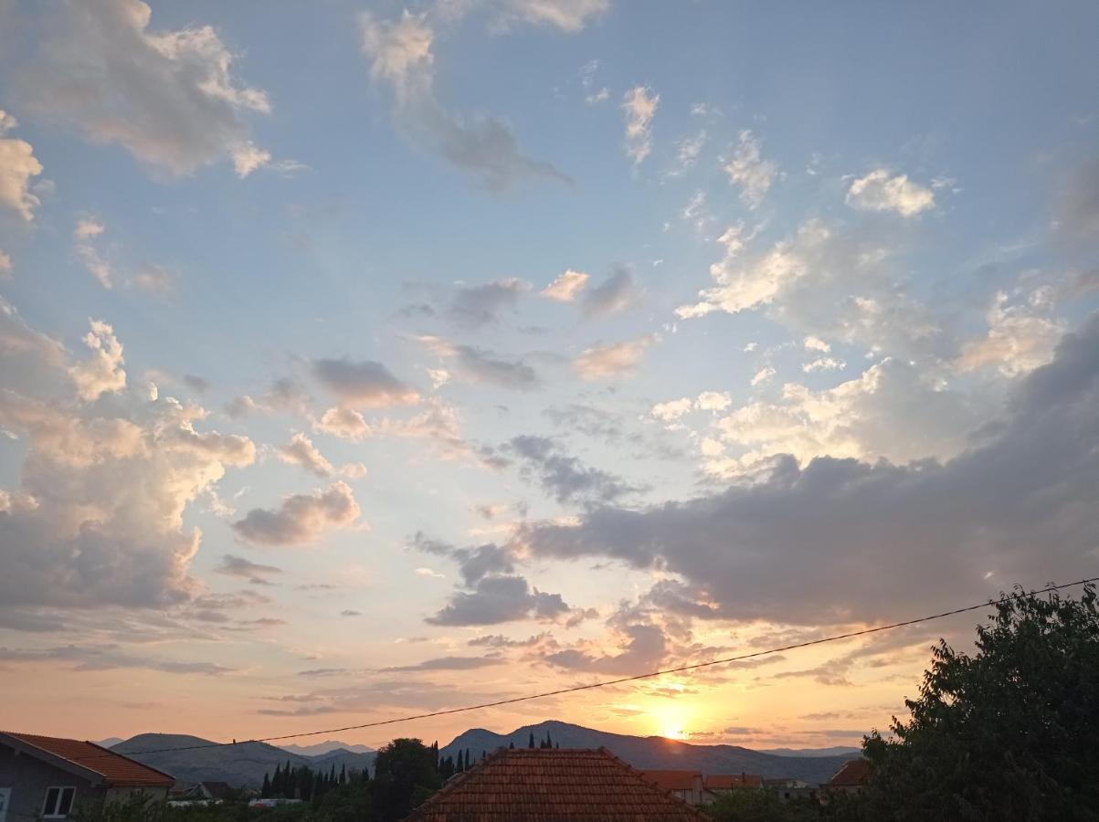 Airport Home Radinovic Podgorica Bagian luar foto
