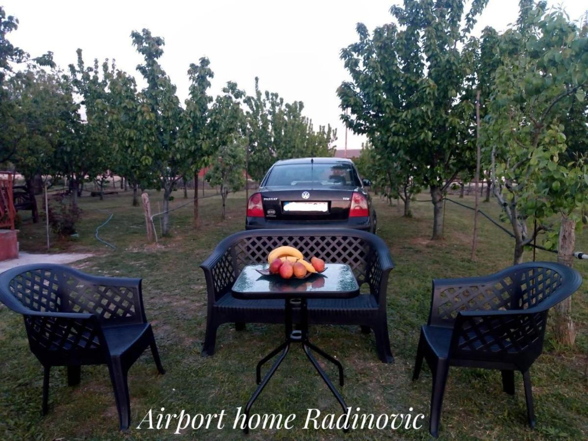 Airport Home Radinovic Podgorica Bagian luar foto